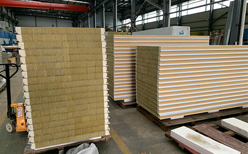 巖棉夾芯橫裝板在施工中有哪些需要注意的事項？